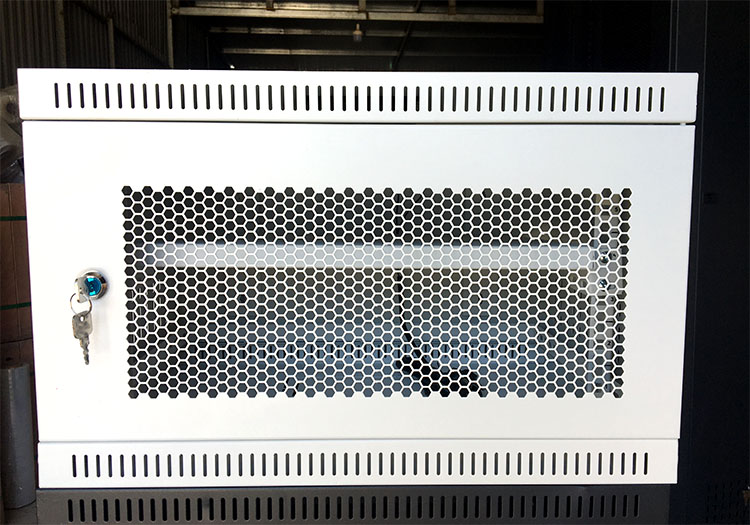 Tủ rack 6U D400 cửa lưới màu trắng